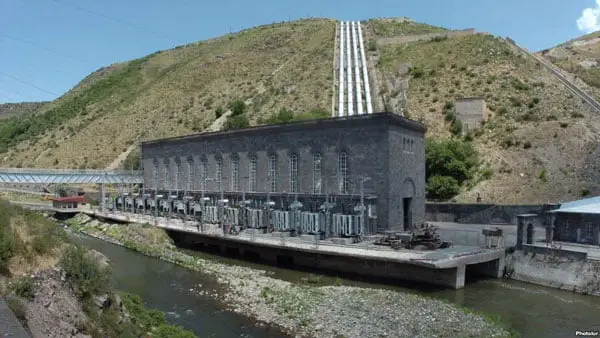 a series of three hydroelectric power plants totaling 405 MW on the Vorotan River in southern Armenia
