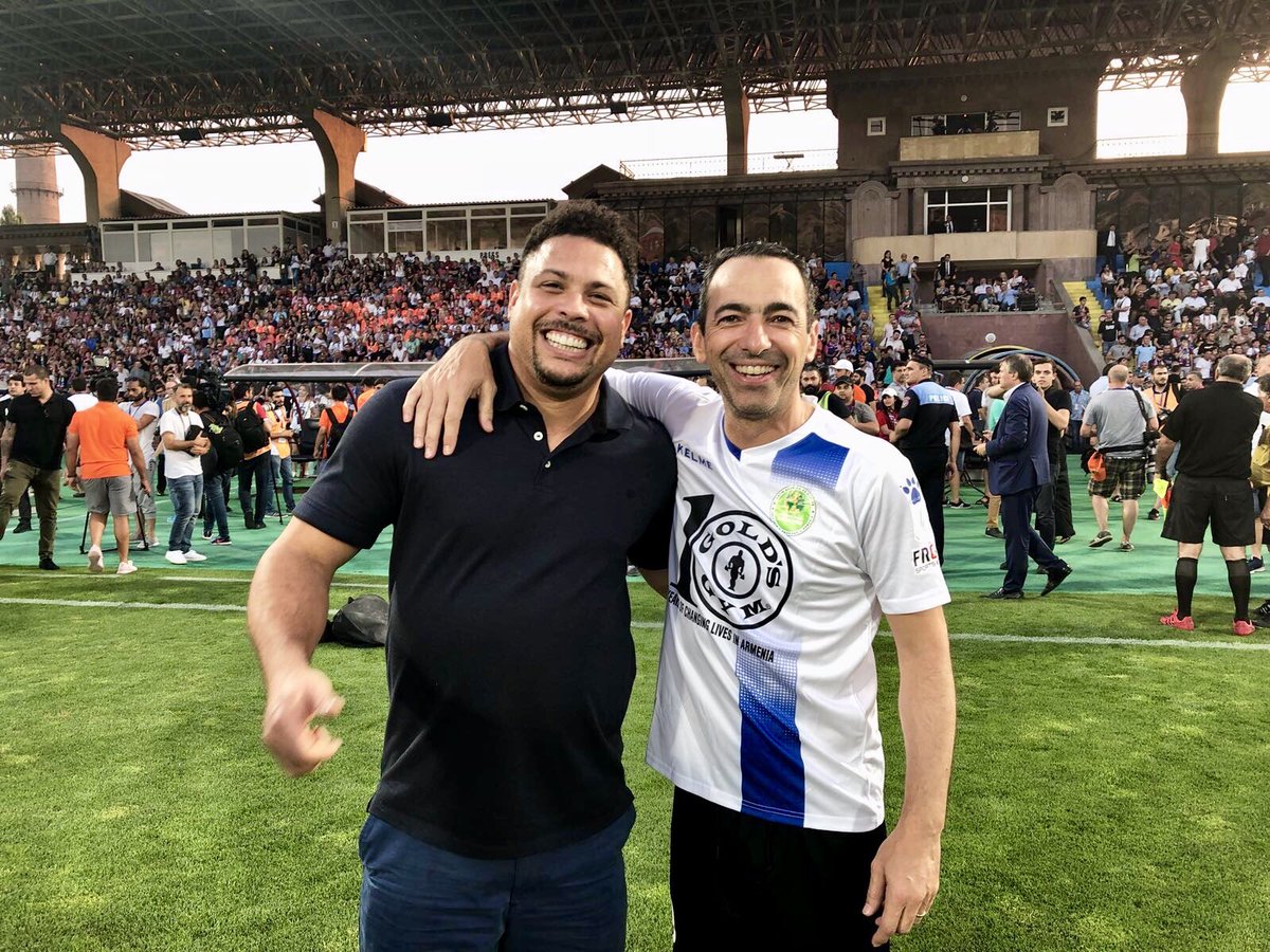 Youri Djorkaeff & Ronaldo In Armenia