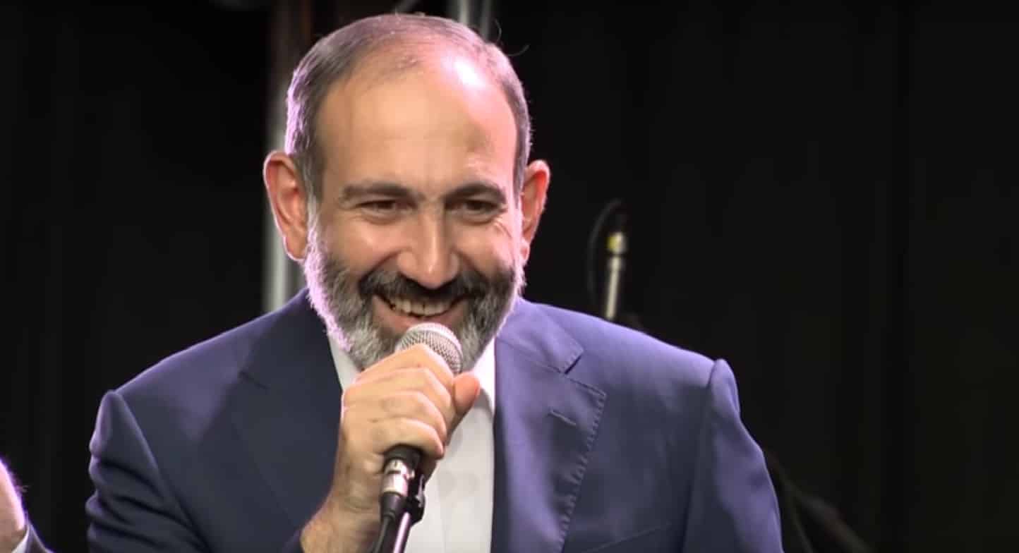 Pashinyan Addresses Diasporans in a Heartwarming Plea to Stay in Armenia