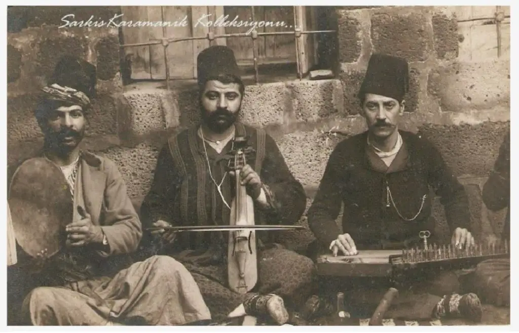 3 Armeian musicians playing Dhol Kamancha Qanon